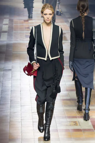 Look 5